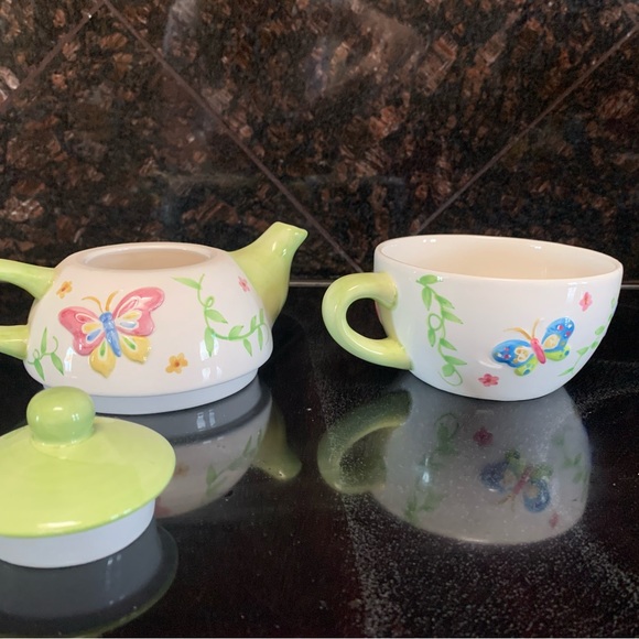 Tea for One with Butterflies - Picture 4 of 6